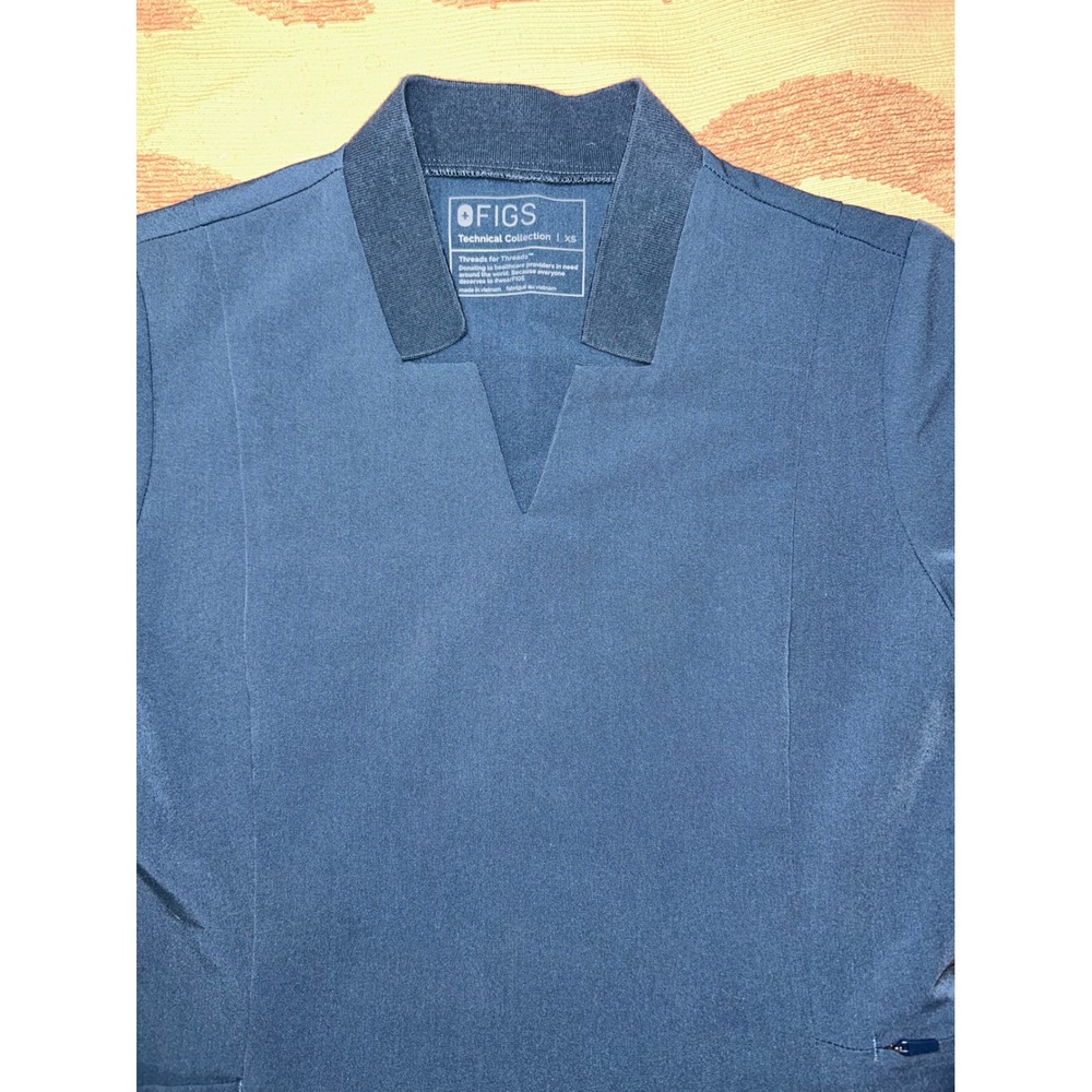 FIGS‎ Women Blue Short Sleeve V Neck Scrub Top Size XS Technical Collection - Picture 2 of 7